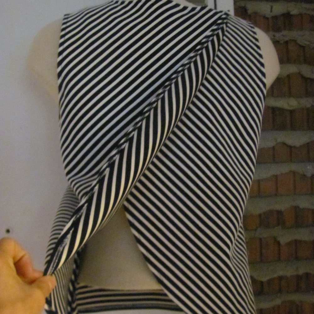 Banana Republic Split Open Back Striped Black White Tank Top M Medium